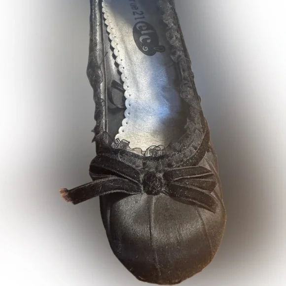 Rue21 Black Ruffled Flats - Picture 4 of 6